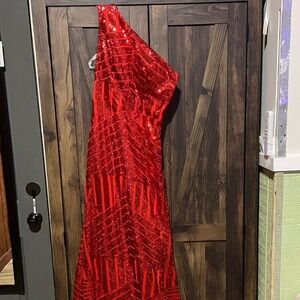Elegant Red Sequin One-Shoulder Dress